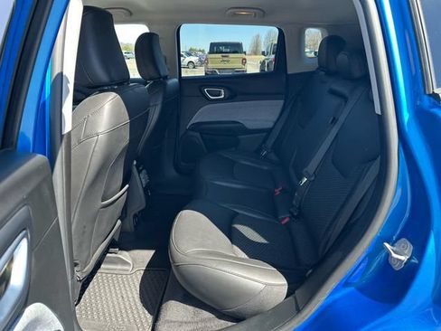 Used 2022 Jeep Compass Latitude w/ Convenience Group AWD/4WD image 10