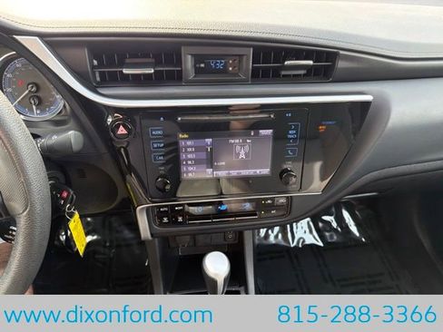 Used 2018 Toyota Corolla LE FWD image 12