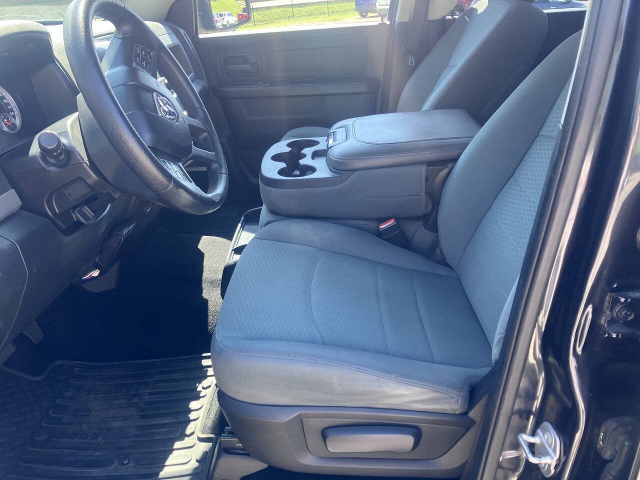 Used 2015 RAM 1500 Express RWD image 9