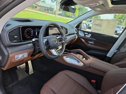 New 2026 Mercedes-Benz GLS 450 4MATIC image 29