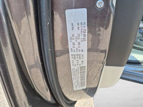 Used 2018 Chrysler Pacifica Touring-L FWD image 24