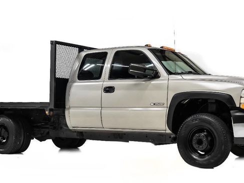 Used 2002 Chevrolet Silverado 3500 4X2 4dr Extended Cab image 1