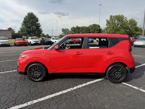 Used 2020 Kia Soul LX FWD image 10