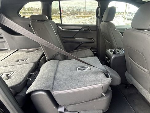 Used 2025 GMC Acadia Elevation image 20