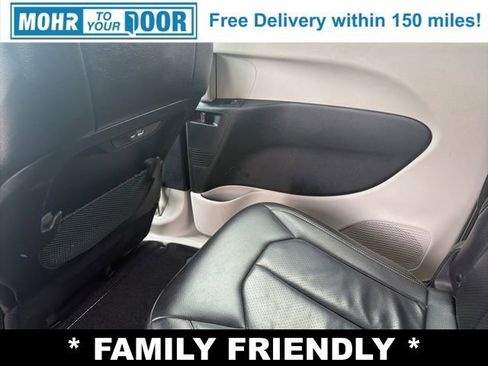 Used 2022 Chrysler Pacifica Touring-L FWD image 31