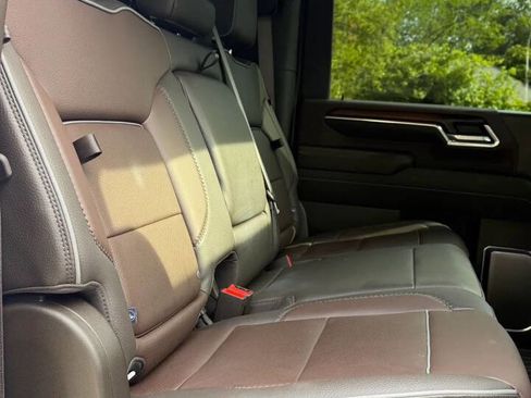 Used 2025 GMC Sierra 3500 Denali w/ Denali Reserve Package image 26