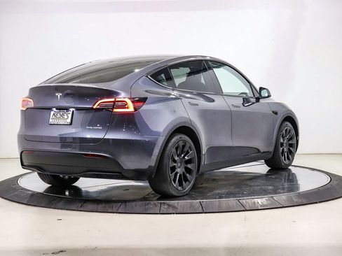 Used 2023 Tesla Model Y Long Range AWD/4WD image 4
