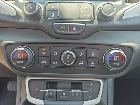 Used 2022 GMC Terrain SLT w/ Infotainment Package II image 20