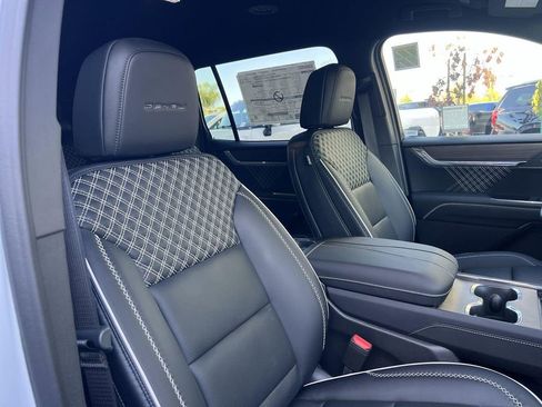 New 2026 GMC Acadia Denali w/ Super Cruise Package image 33