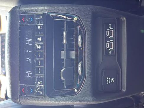 Used 2022 Jeep Grand Cherokee Summit AWD/4WD image 16
