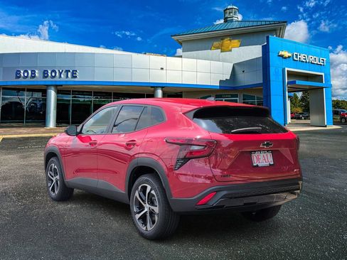 New 2026 Chevrolet Trax RS w/ Driver Confidence Package FWD image 3