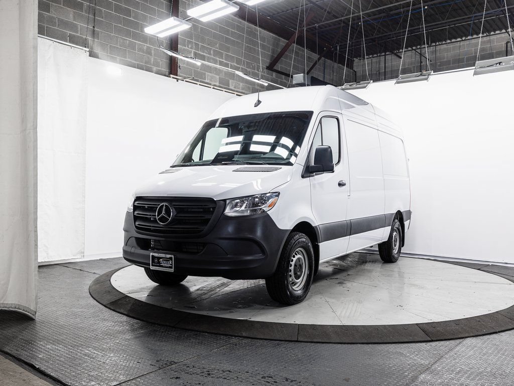Used 2025 Mercedes-Benz Sprinter 2500 image 3