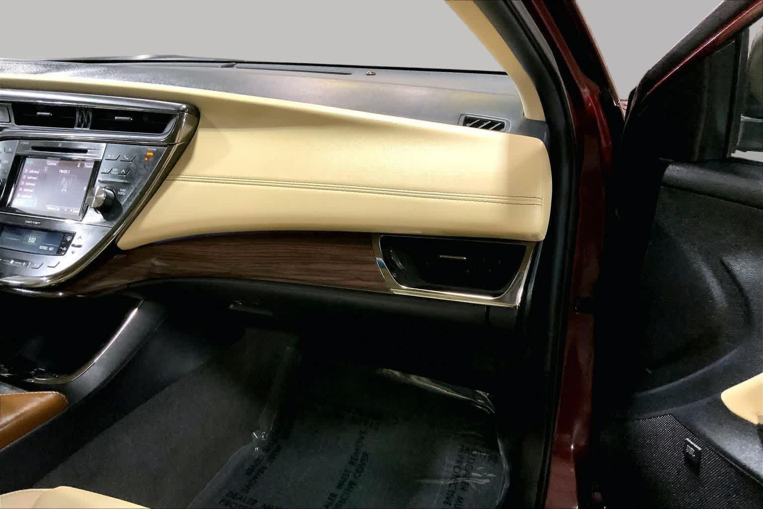 Used 2015 Toyota Avalon Limited FWD image 19