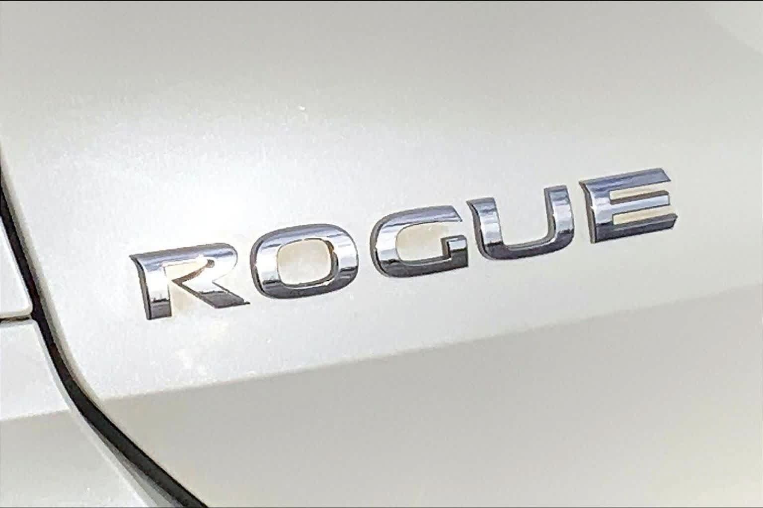Used 2020 Nissan Rogue SV w/ Sun & Sound Touring Package AWD/4WD image 10