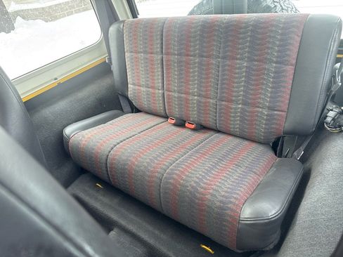 Used 2000 Jeep Wrangler Sport image 11