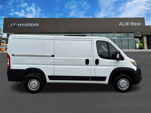 Used 2025 RAM ProMaster 2500 w/ Convenience Group FWD image 4