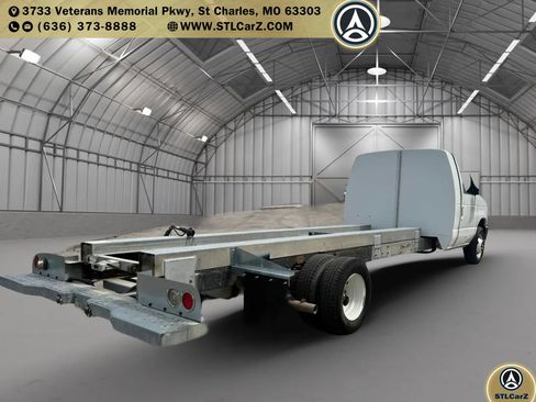 Used 2011 Ford E-450 and Econoline 450 Super Duty RWD image 5