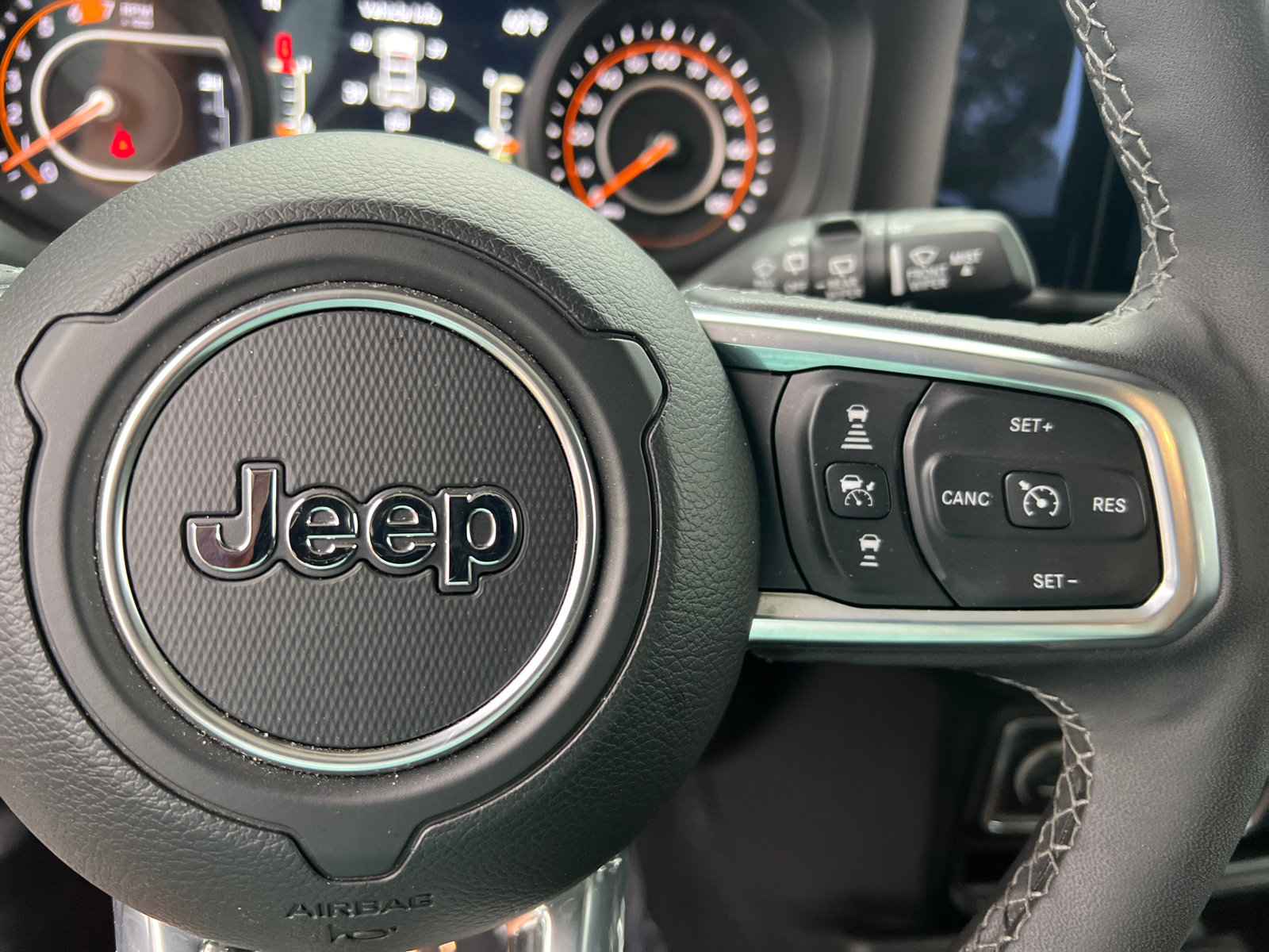 Used 2026 Jeep Wrangler Unlimited Sahara AWD/4WD image 31