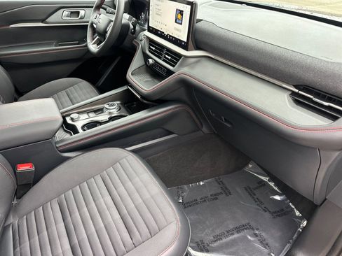 Used 2025 Ford Explorer ST-Line w/ Premium Package AWD/4WD image 18
