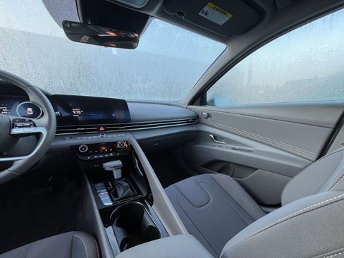 Used 2025 Hyundai Elantra SEL image 34