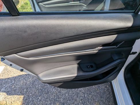 Used 2023 MAZDA MAZDA3 s FWD image 24