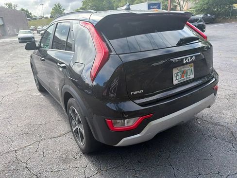 Used 2025 Kia Niro LX FWD image 8