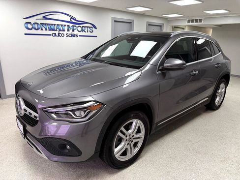 Used 2021 Mercedes-Benz GLA 250 4MATIC w/ Premium Package image 2