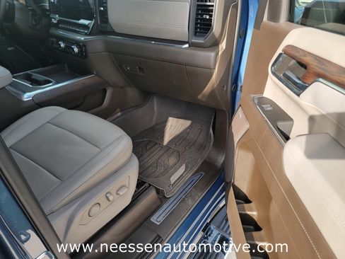 Used 2024 GMC Sierra 2500 SLT w/ Texas SLT Premium Package image 9