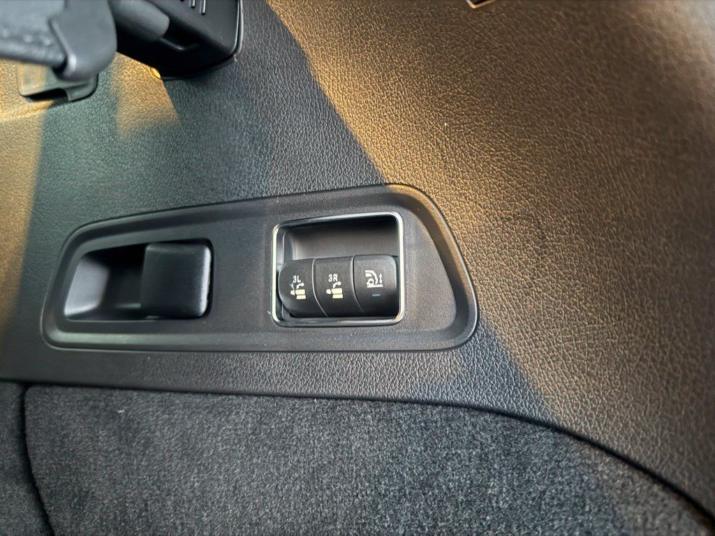 Used 2026 Mercedes-Benz GLS 450 4MATIC image 46