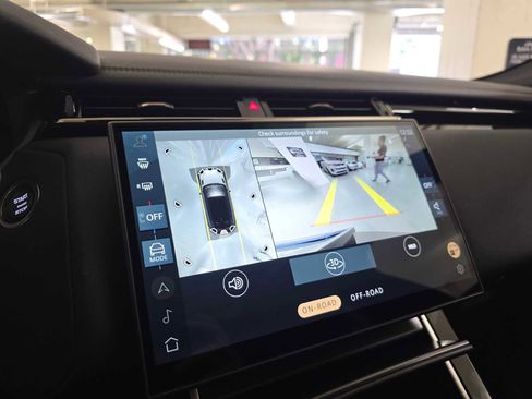 New 2026 Land Rover Range Rover Velar Dynamic SE image 28