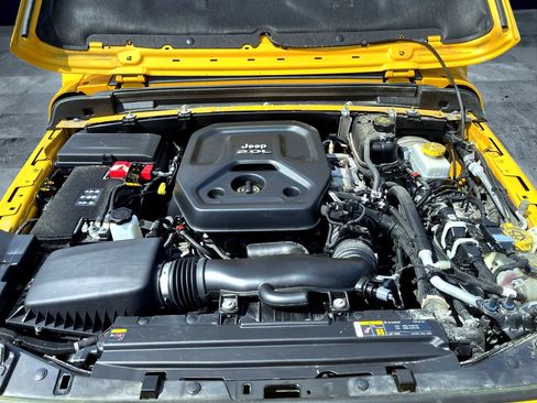 Used 2021 Jeep Wrangler Unlimited Sport AWD/4WD image 10