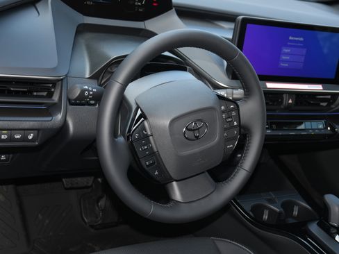 New 2026 Toyota Prius Plug-In Hybrid image 4