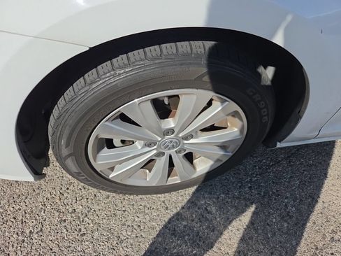 Used 2019 Volkswagen Golf S FWD image 9