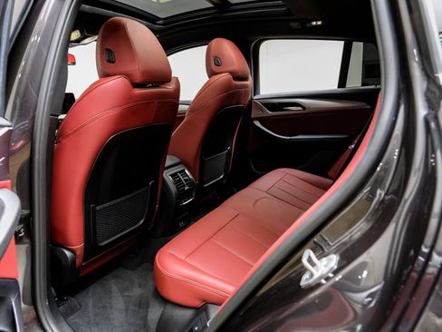 Used 2025 BMW X4 xDrive30i w/ Premium Package image 40