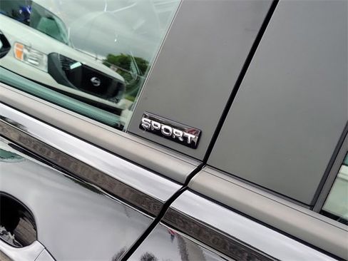 Used 2023 Volkswagen Jetta Sport image 7