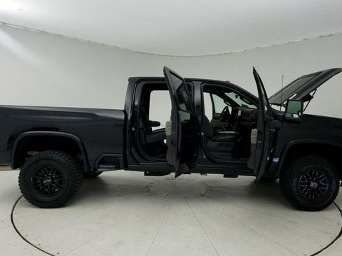 Used 2025 Chevrolet Silverado 2500 ZR2 w/ Technology Package AWD/4WD image 13