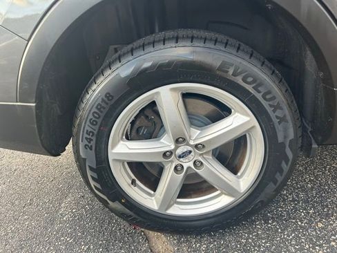 Used 2017 Ford Explorer XLT AWD/4WD image 5