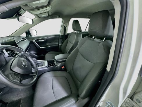 Used 2025 Toyota RAV4 XLE FWD image 13