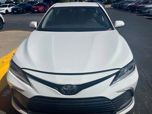 Used 2022 Toyota Camry LE FWD image 2
