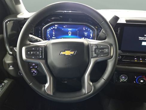 Used 2024 Chevrolet Silverado 1500 LT AWD/4WD image 10