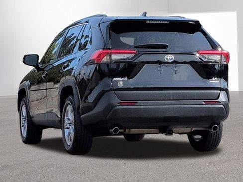 Certified 2022 Toyota RAV4 LE AWD/4WD image 8