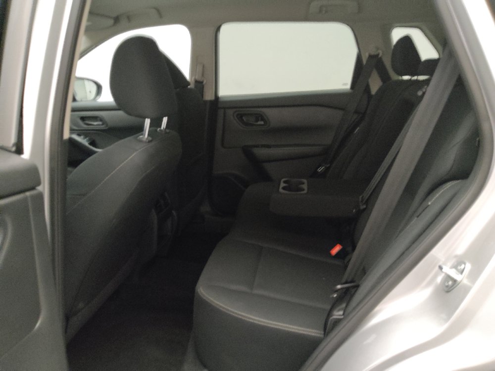 Used 2024 Nissan Rogue S FWD image 18
