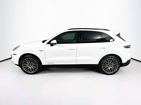 Used 2022 Porsche Cayenne Platinum Edition AWD/4WD image 2