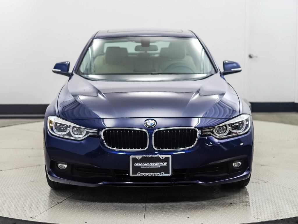 Used 2018 BMW 320i xDrive Sedan AWD/4WD image 8