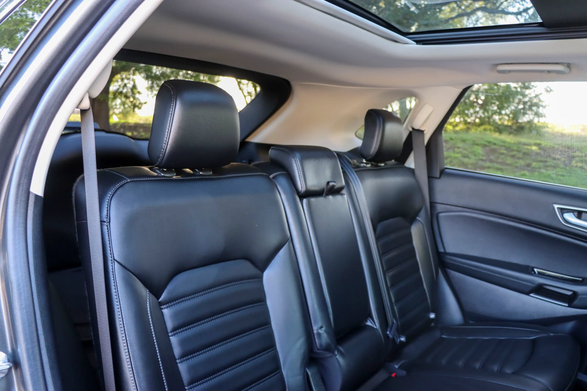 Used 2019 Ford Edge SEL w/ Equipment Group 201A FWD image 19