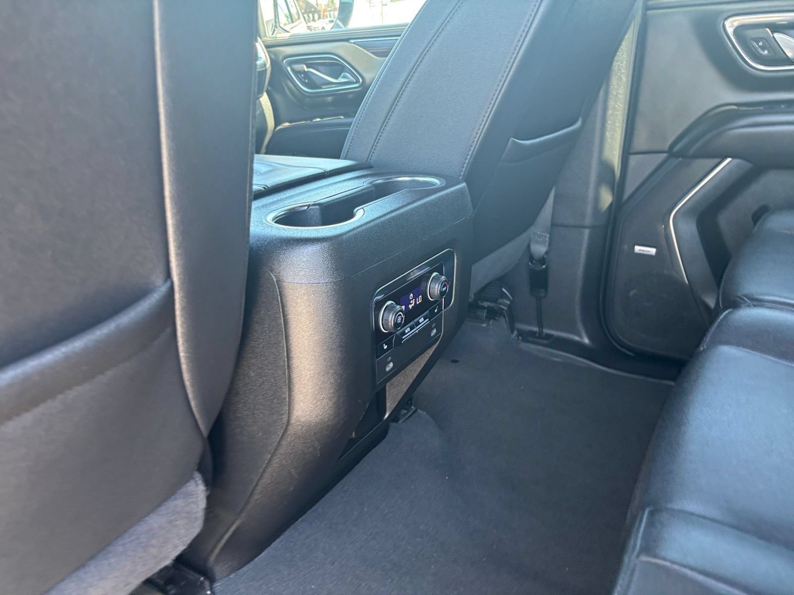 Used 2024 Chevrolet Tahoe LT w/ Luxury Package RWD image 24