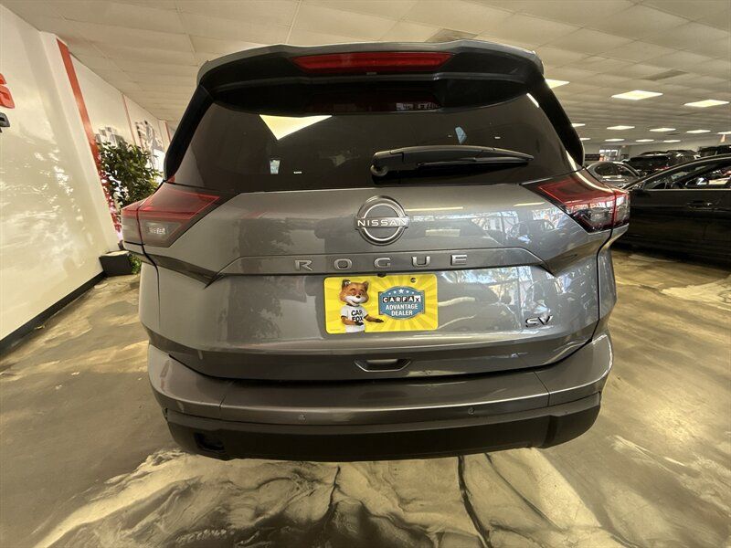 Used 2024 Nissan Rogue SV FWD image 6