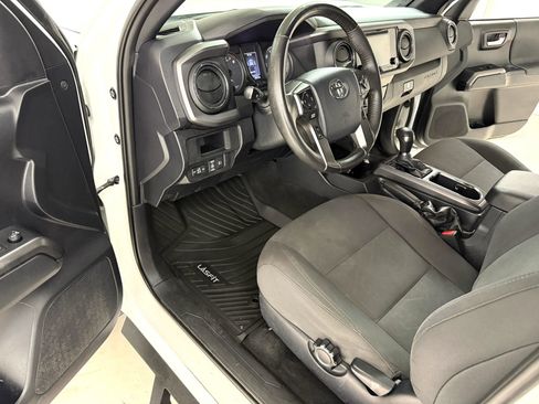 Used 2019 Toyota Tacoma TRD Sport image 29