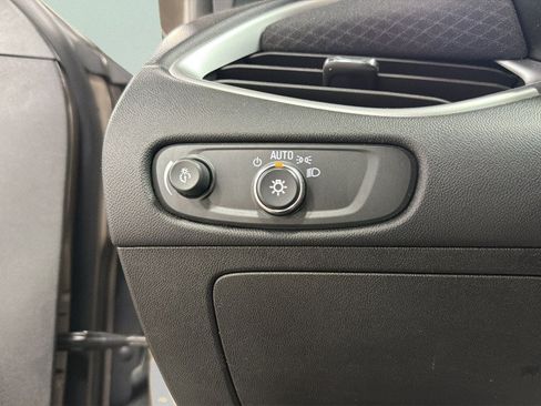 Used 2025 Chevrolet Malibu LT FWD image 18