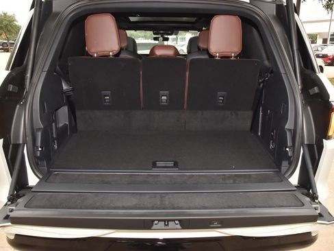 New 2026 Lincoln Navigator Reserve AWD/4WD image 41